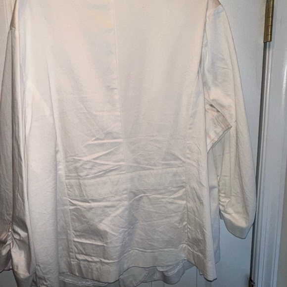 White Button-up Suit Jacket - Picture 7 of 9